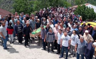 Oğlunun mezuniyetine gidemedi