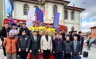 Sandıklılı öğrenciler madalyaları topladı