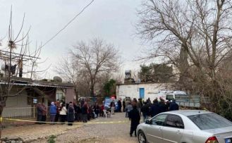 Tartıştığı babasını baltayla öldürdü
