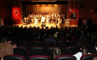 Diyarbakır’da 4 dilli konser