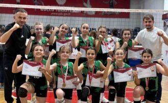 Düzce’de kız voleybol Çanakkale yolunda
