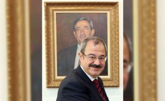 Görevini Mehmet Büyükekşi’ye devreden Adil Sani Konukoğlu: