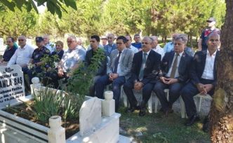 Samsunlu şehit mezarı başında dualarla anıldı