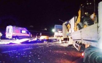 Kulu’da tır ile kamyon çarpıştı: 2 yaralı
