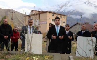 Hakkari’de vefat eden öğretmenler unutulmadı