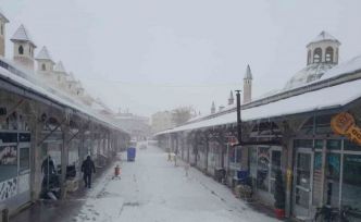 Karapınar’da kar yağışı etkili oldu