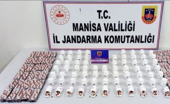 Araçlarında uyuşturucu haplarla yakalandılar