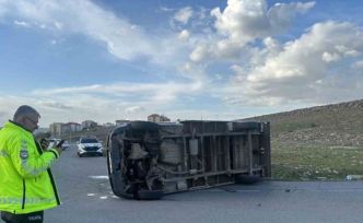 Kayseri’de kamyon devrildi: 1 yaralı