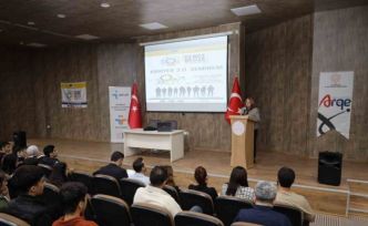 Lise öğrencilerine Kariyer 3.0 Semineri