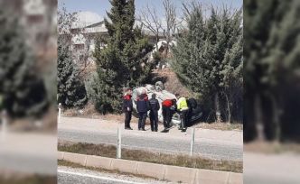Otomobil takla atarak şarampole yuvarlandı