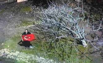 Bayrak sevgisi gökyüzüne yansıdı