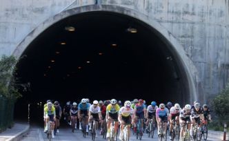 Kemer’de  pedallar dostluk için döndü