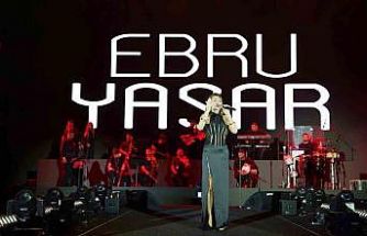 Ebru Yaşar Diyarbakır’ı salladı