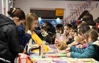 Kitap fuarına öğrenci akımı