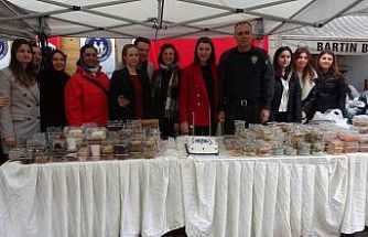 Polis eşlerinden birliktelik pastası