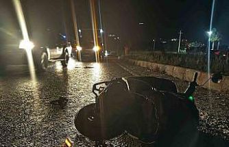 Minibüsün çarptığı motosikletli yaralandı