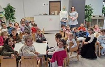 Minik öğrencilerden kütüphaneye ziyaret