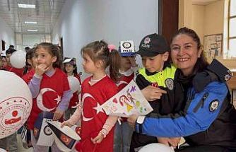 Miniklerden emniyete anlamlı ziyaret