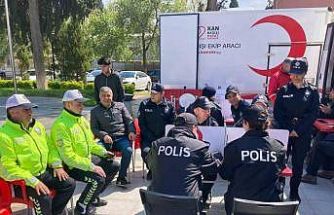 Polislerden kan bağışına destek
