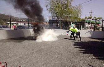 Polislere yangın söndürme eğitimi