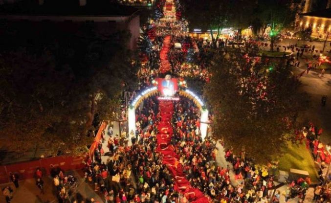 Balıkesir’de Cumhuriyet coşkusu sokaklara sığmadı