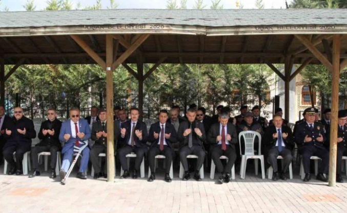 Uşak’ta bayram arifesinde şehitler unutulmadı