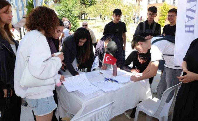 ALKÜ öğrencileri, kariyer fırsatında buluştu