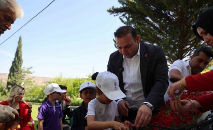 Başkan Bilecen, serada çocukları ağırladı
