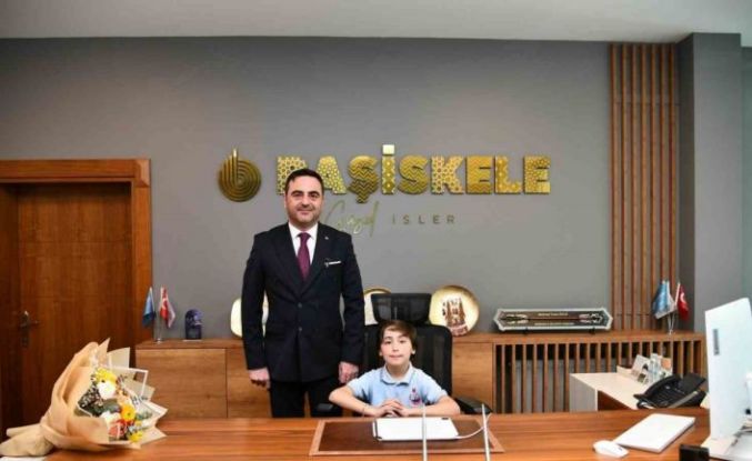 Başkan Özlü, koltuğunu Abdullah’a devretti
