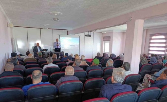 Beyşehir’de hacı adaylarına eğitim semineri