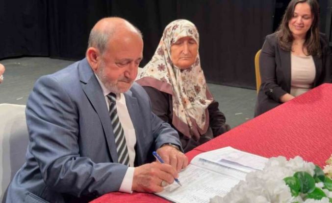 Huzurevinde dünya evine girdiler