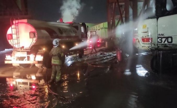 İskenderun’da iş makinesi yangını