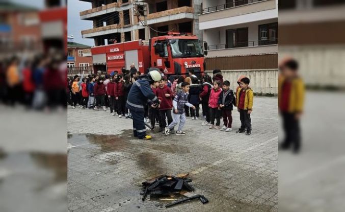 İtfaiye ekiplerinden öğrencilere yangın eğitimi