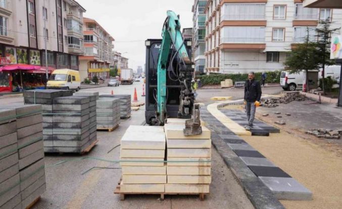 Keçiören’de kaldırımlar yenileniyor