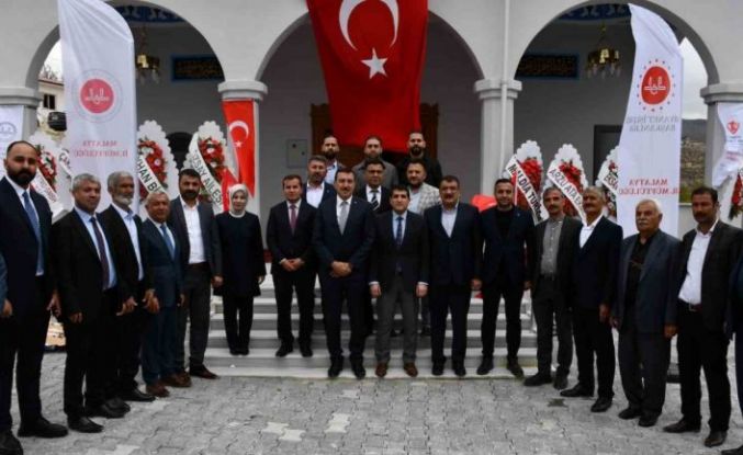 Levent Camii dualarla ibadete açıldı