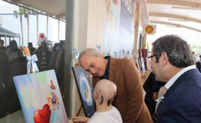Otizmli bireylerden Kepez’de farkındalık sergisi