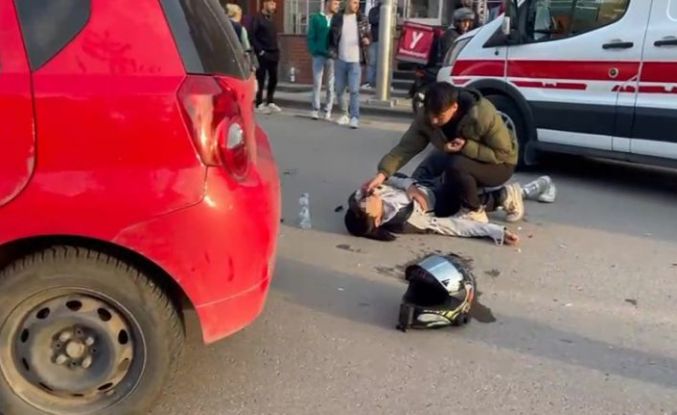 Otomobille çarpışan motosiklet sürücüsü yaralandı