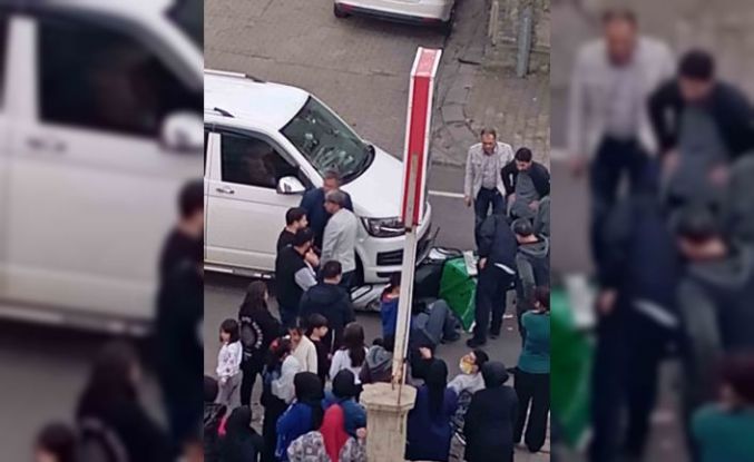 Panelvan motosiklete çarptı: 1 yaralı