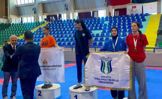 SUBÜ öğrencilerinden Taekwondo’da 3 madalya