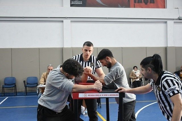 YURTLİGde bilekler yarıştı